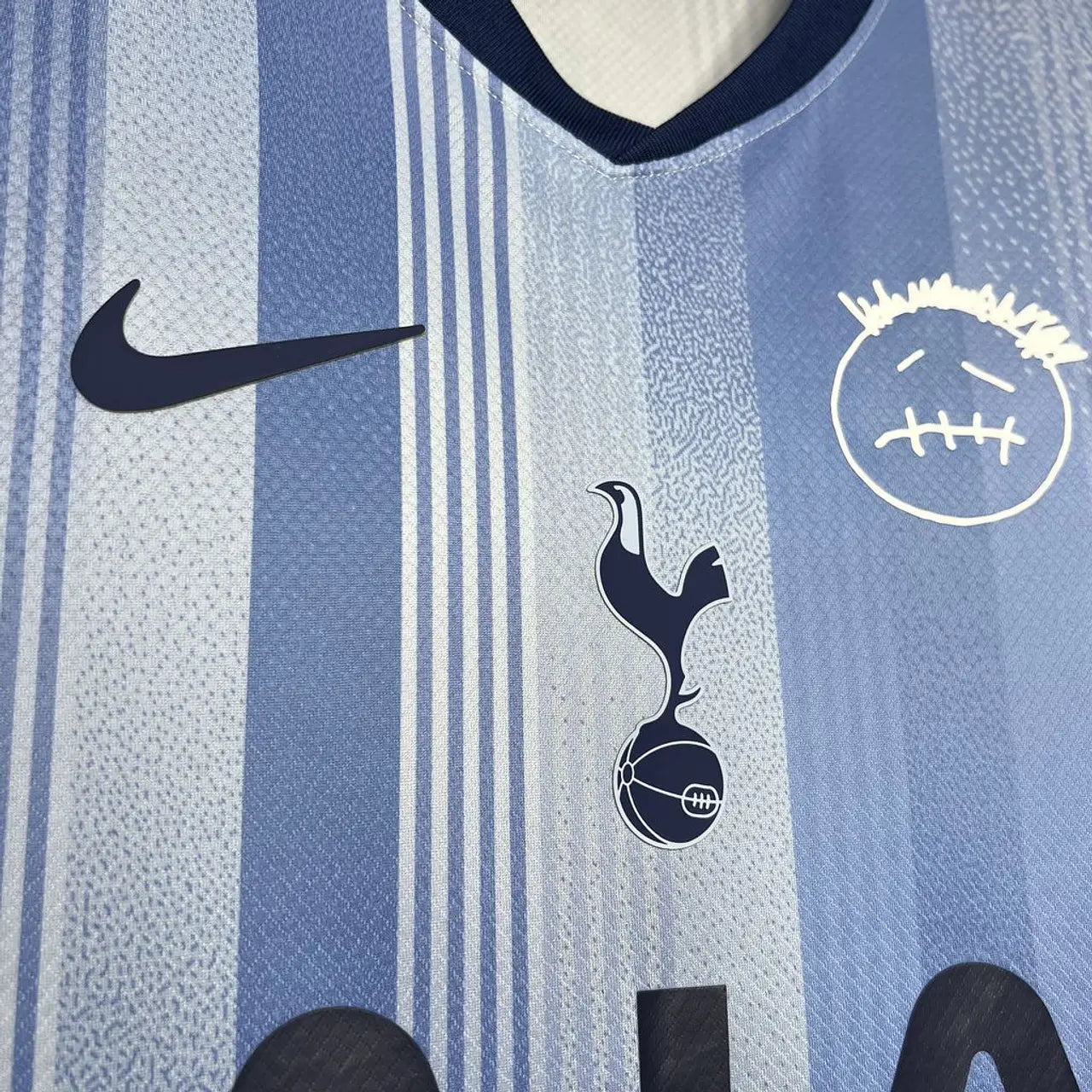 Tottenham x Travis Scott 24/25 Secundário