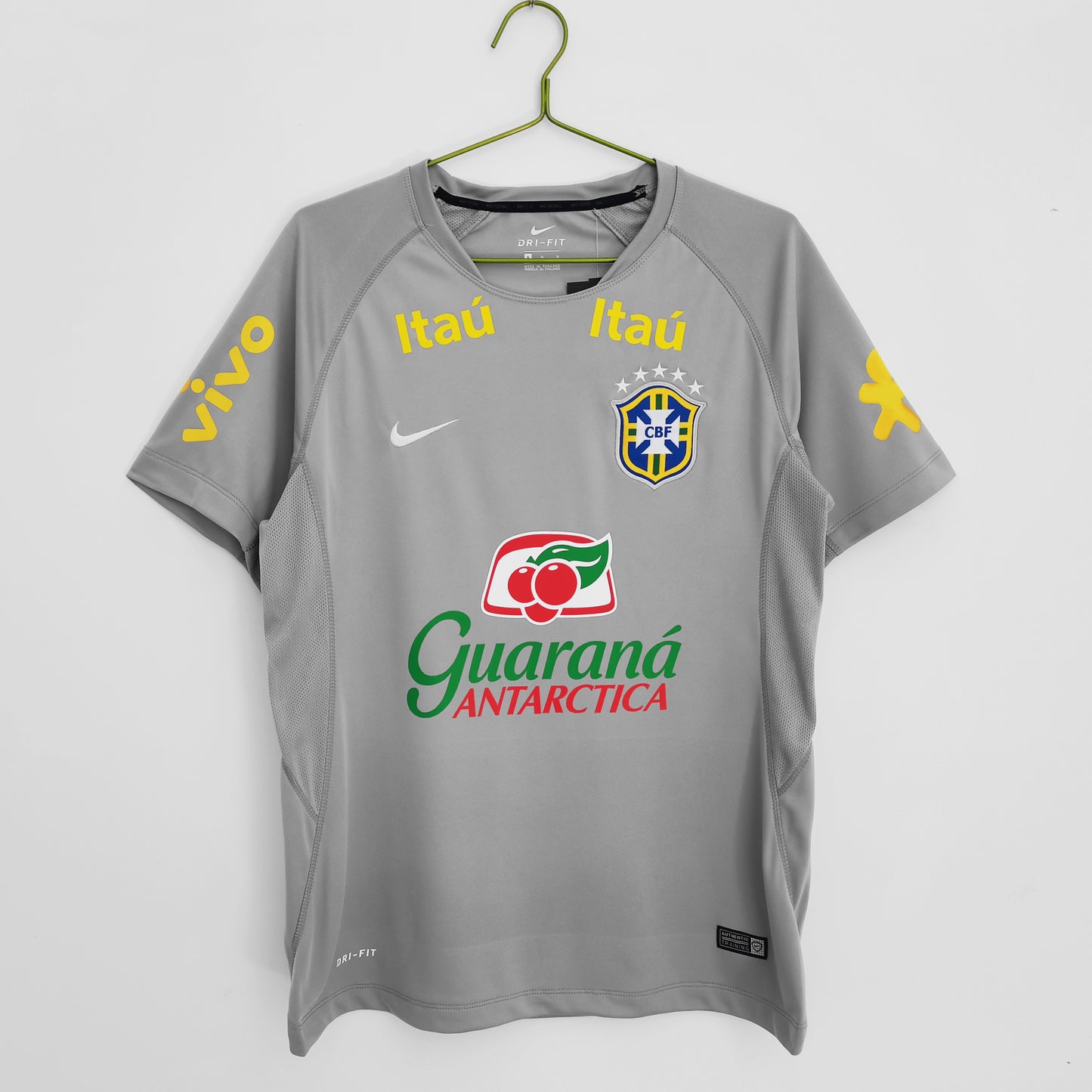 Camisola Retro Brasil 2022